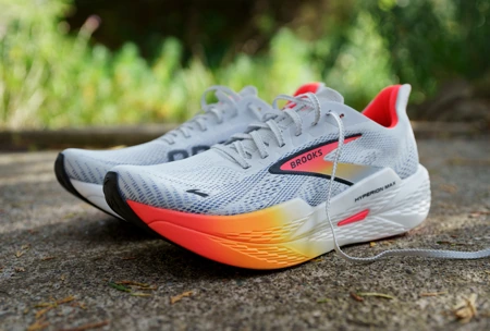 Orange brooks running shoes 2025